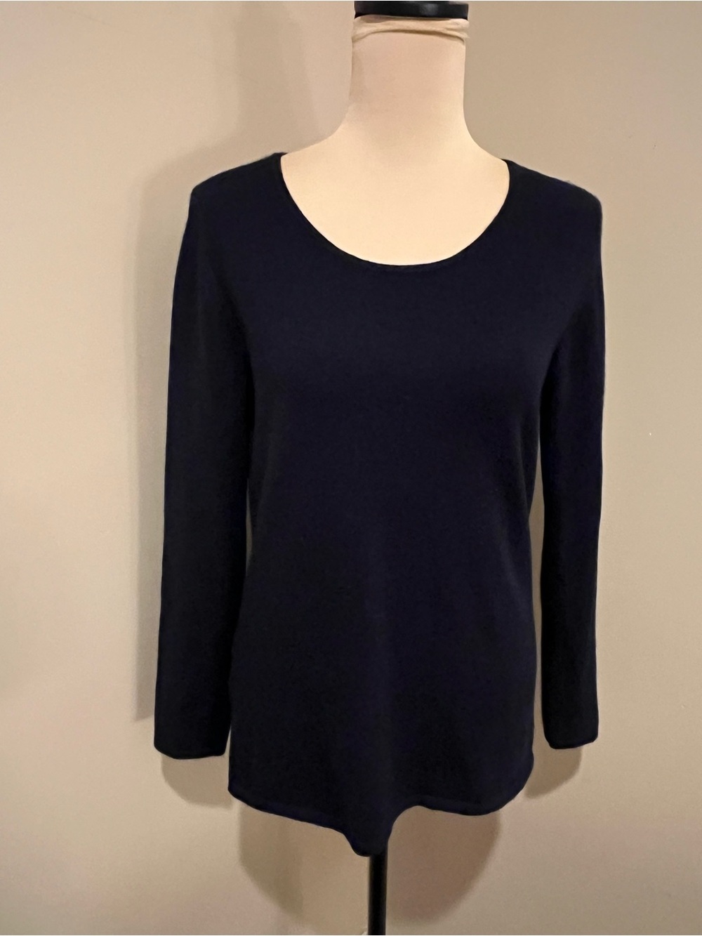 Black Goat Cashmere Navy Long Sleeve Scoop Neck Cashmere Sweater Old Money, Med